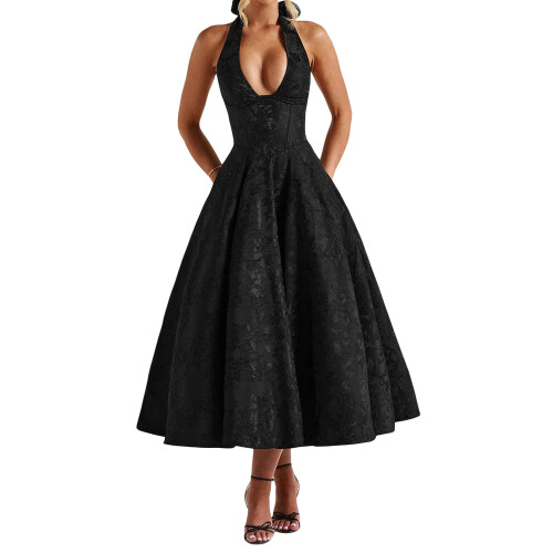(M, Black) Robe trapèze élégante en club.