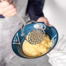 Presse-Purée Monobloc en Acier Inoxydable, Ustensile de Cuisine Finlandais Satiné avec Large Plaque à Écraser