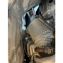 300cell downpipe met speciaal hitteschild voor Mercedes-Benz M264 1.5T-2.0T rechtsgestuurd