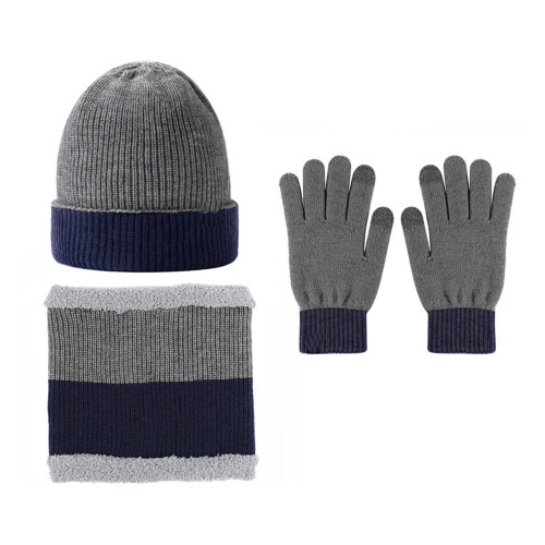 Set composto da berretto invernale, sciarpa, guanti touchscreen per uomo e donna.
