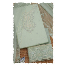 Material de Vestuário Feminino Soch em Organza Verde Claro com Estampa Floral e Trabalho em Pedras
