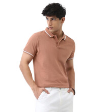 Urbano Fashion Mænds Mocha Mousse Solid Regular Fit Halværmet Polo T-Shirt