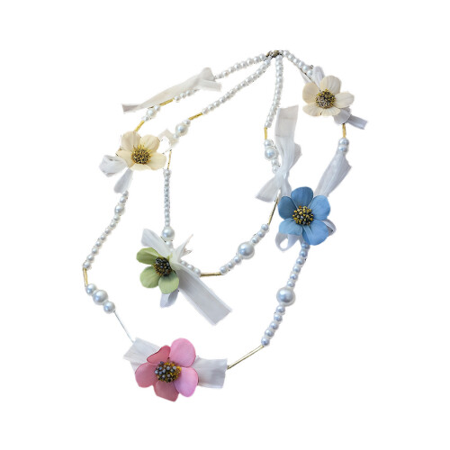 Halskette mit zweifarbigen Perlen und Perlenblumen, elegantes