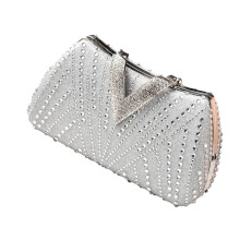 Moderne ovale schoudertas met metalen ketting en-Zilver