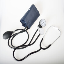 Tensiomètre manuel avec stéthoscope et brassard standard pour le suivi de la santé à domicile