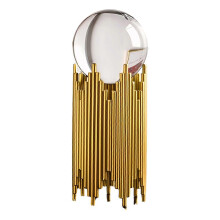 Eleganti ornamenti in ferro, moderni e di lusso, perfetti per arredare il soggiorno con mobili porta TV.