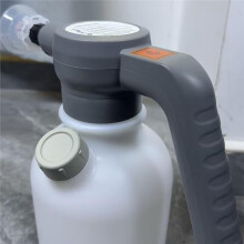 2L Electric Foam Sprayer for Car Wash Rechargeable Air Pressure Sprayer with 75 Degree Fan-Shaped Output