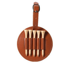 Draagbare Houder voor Golftees met 5 Golftees. de Houder Heeft een Leren Riempje Waarmee Hij aan een Riem of Rugzak Kan Worden Gehangen.