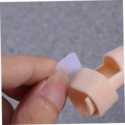 Finger Splint for Joint Dislocation with Breathable Sweat‑Absorbing Support Brace, Adjustable Stabilizer Design 2