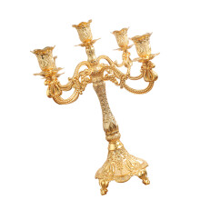 Support de candélabre conique sculpté en métal-cinq têtes en or