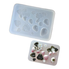 Moule en silicone réaliste en forme de fraise, idéal pour la