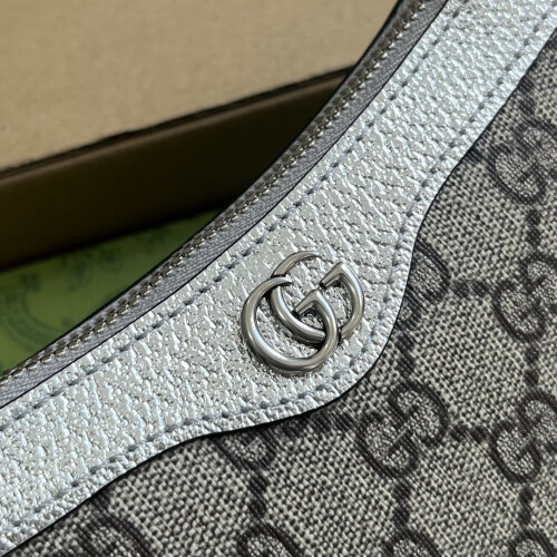 Gucci  Silver Rubberized Leather Clutch  19×10×3cm 2