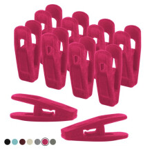 Elegantes prendedores de cabide em veludo rosa choque, duráveis e adequados para diversas peças de roupa, compatíveis com cabides finos.