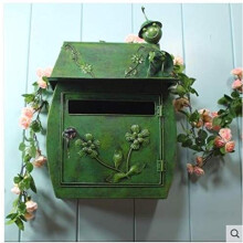 Vintage Iron Wall Mounted Mailbox Rustproof Weatherproof Metal Letter Box for Home Garden Decor
