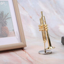 Vintage Trompeten-Deko gold