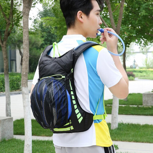 Hydration Backpack with Water Bladder, Ultralight Hands Hydration Pack for Hiking Cycling Running 2