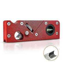 (Red) Chamfering and trimming of woodworking edges on flat 45-degree bevelled manual planers