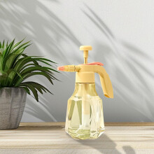 Yellow Handheld Garden Pressure Sprayer 51oz 68oz with Adjustable Nozzle and Ergonomic Non‑Slip Grip