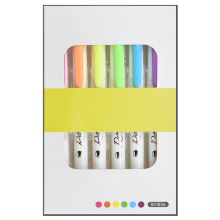 Markeerstift met beitelvormige punt, geschikt voor brede markeringen of fijne onderstrepingen.