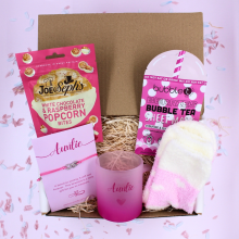 Auntie Pink Infinity Heart Treat Box - Cosy Sweet Treats
