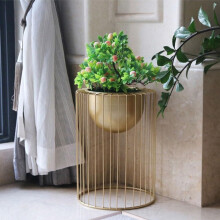 Small Gold Plant Stand, Modern Iron Flower Holder with Polished Finish for Indoor or Balcony Decor