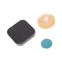 Petite boîte de maquillage ronde noire mate de 59 mm avec une