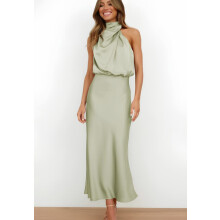 Vestido longo de festa elegante feminino sem mangas com decote halter em cetim para casamento.
