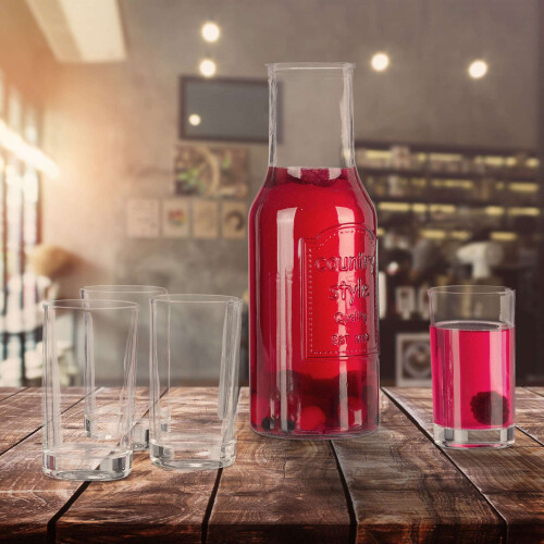 Jarra de agua con vasos 1