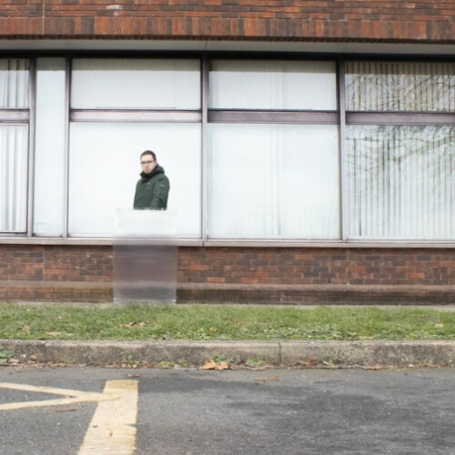 Optical Illusion Shield Panel - Magic Performance Prop with Lenticular Invisibility Effect（30X20CM） 2