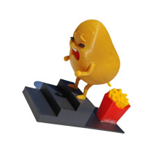 Figurines de pommes de terre devenues frites, ornement imprimé