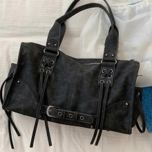 Retro-style women's PU leather underarm bag with detachable shoulder strap, an essential everyday shoulder bag, pink.