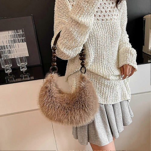 Elegante e morbida borsa a tracolla a forma di mezzaluna, soffice, capiente e casual, nera. 2