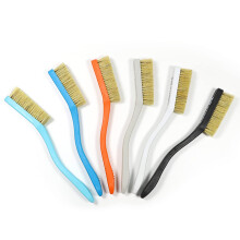 Climbing & Bouldering Brush with Natural Firm Boar's Hair Bristles and Durable Handle, Climbing Chalk Brush Designed for Ultimate Performance on