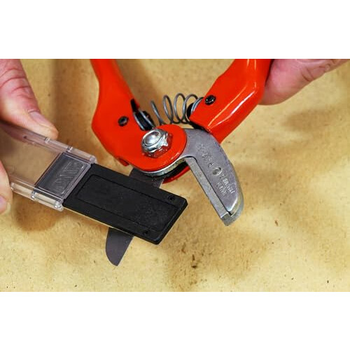 DMT F70X Diamond Mini-Sharp Sharpener, Black 2