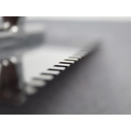 Faithfull Faithfull Notched Trowel Serrated Edge 2