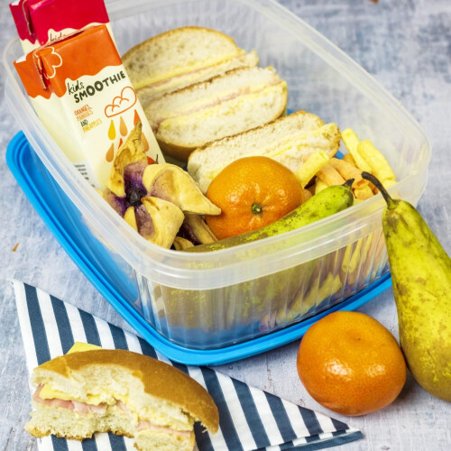 Addis Addis 228031 2 Litre Rectangular Food saver Container, Clear 1