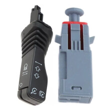 Stekker en Koppelingsschakelaar voor Cruisecontrol (Onderdeelnummers 1241231 55701396 13129642 24445282 13129642) voor Astra H MK5 / Zafira B