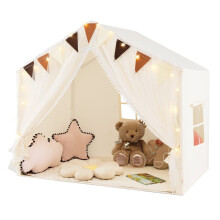 Tienda de juegos para niños con cortinas y luces de estrellas