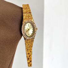 (A) Women's Luxury Diamond Dial Quartz Watch, Fashionable & Elegant Wristwatch, Small Niche Design