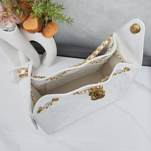 Chanel 25 Bag Caviar 9668 1