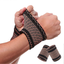 paar koperen polscompressiebraces, elastische polssteunmouwen, polsbraces geschikt voor peesontsteking, artritis en carpaaltunnelsyndroom.