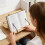 Eleganter Buchpräsentationsständer aus Holz mit zwei 4