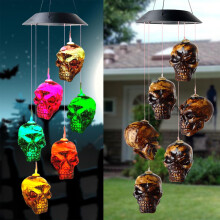 Luces solares de campanilla de viento con forma de calavera, guirnalda de luces LED solares para Halloween, decoraciones colgantes para exteriores