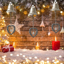 Décorations de Noël YiFudd : longues guirlandes, cloches sonnables, décorations pour sapin et fenêtres, carillons éoliens.