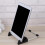 Support Noir Aluminium Pour Regarder Films Main 4