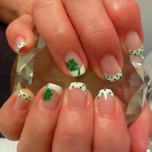 Short Square French Tip Press On Nails 24pcs Reusable Acrylic Fake Nails with Shamrock Design for St. Patrick's Day