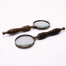 Handheld Magnifying Glass for Reading with Ergonomic Ebony Handle, Clarity Vintage Design