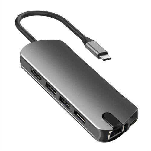 USB C-hub med åtte ulike uttak 1