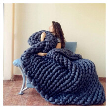 Chunky Knit Blanket Handmade Thick Yarn Throw 130 x 170 cm Soft Warm Navy Knitted Blanket for Sofa and Bed