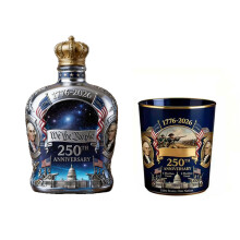 Elegantes Whiskey-Dekanter- und-Silberne Flasche zwei